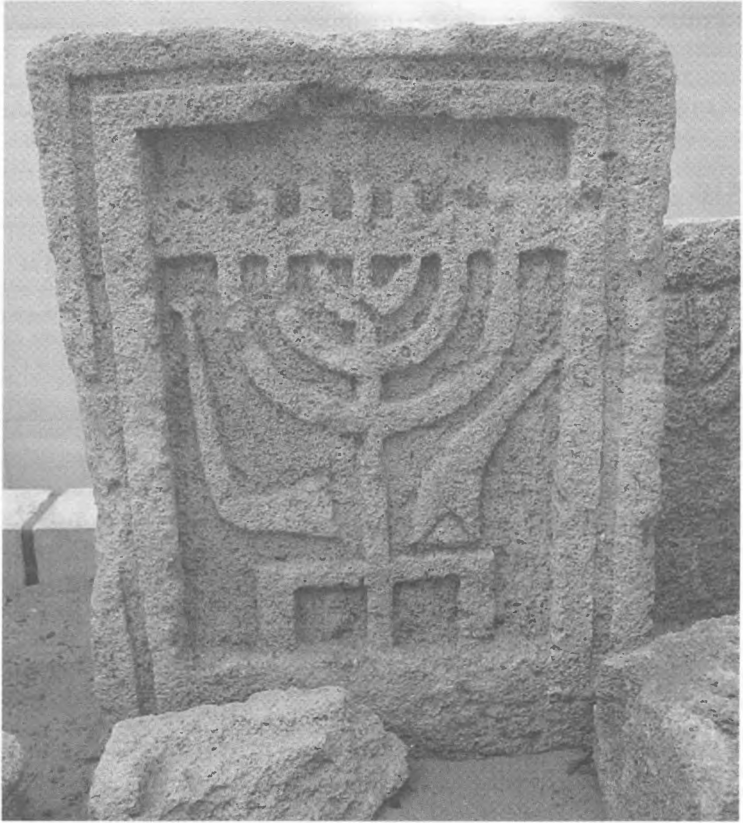 Еврейское надгробие из Тамани